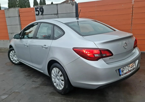 Opel Astra cena 27999 przebieg: 230000, rok produkcji 2016 z Ciechanów małe 191